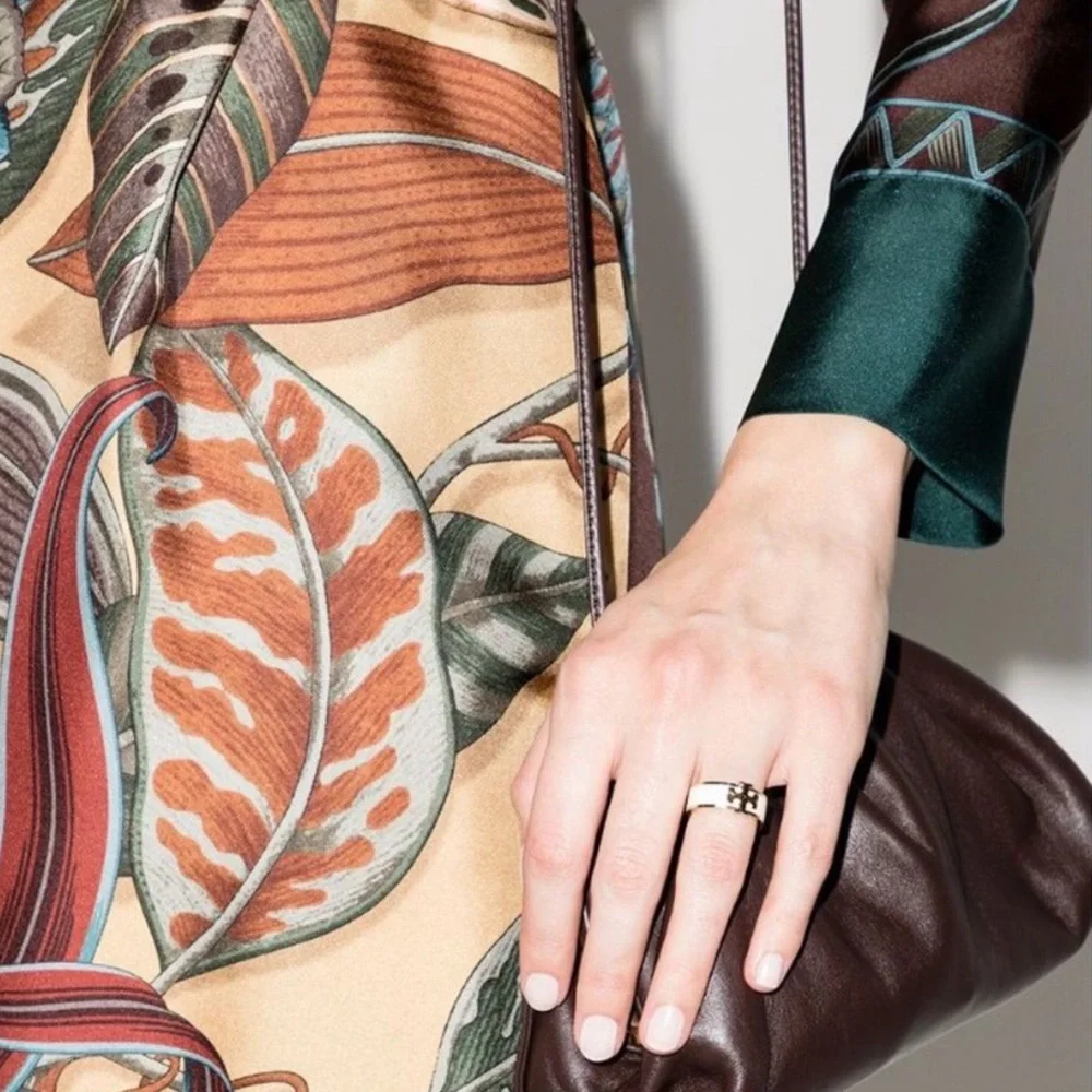 Tory Burch bring rich